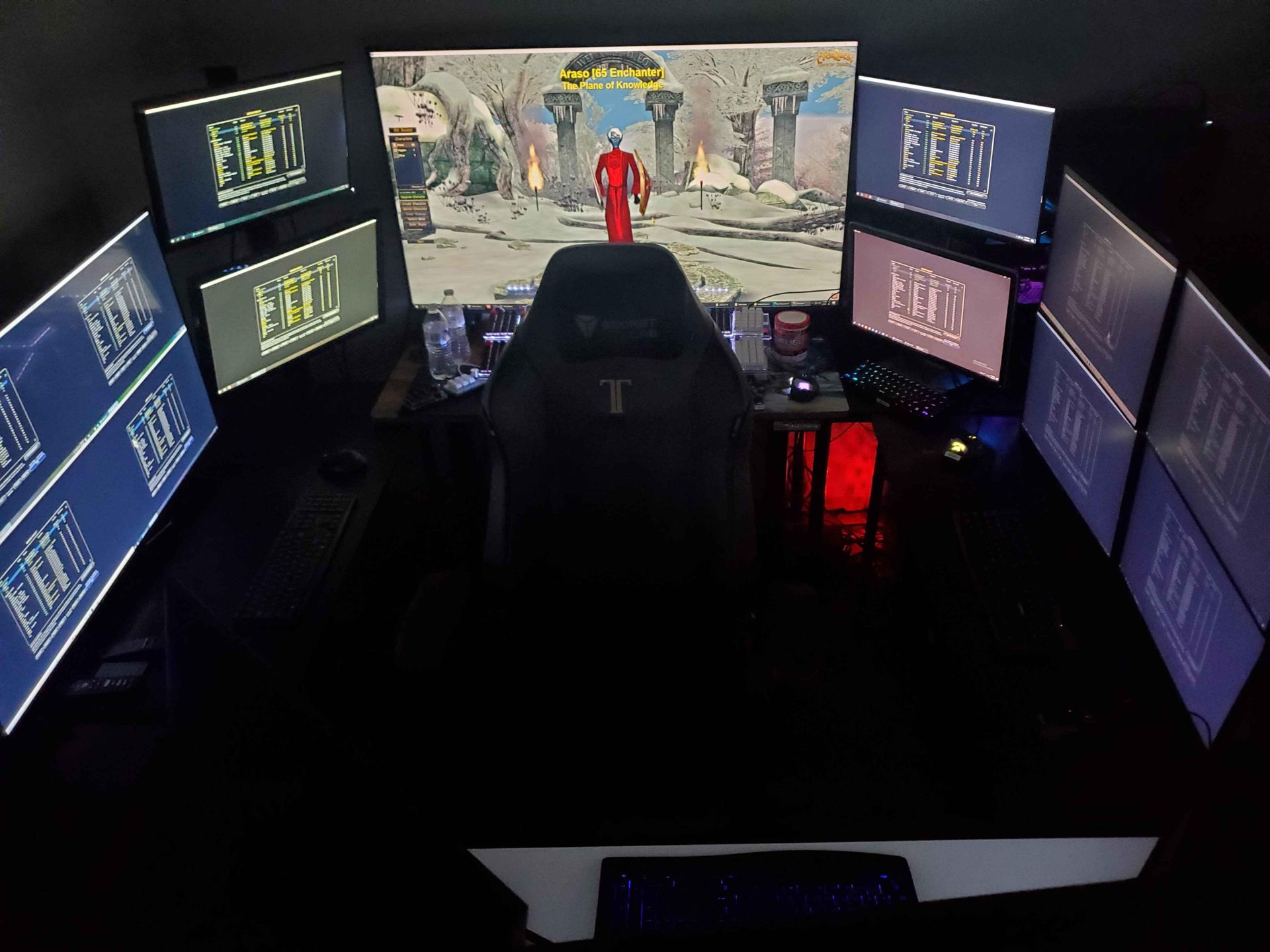 Wide angle of the multi-monitor boxing corner